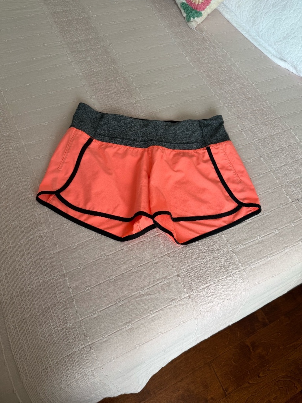 Lululemon Women’s Size 6 Speed Up Low Rise